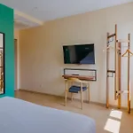 De Hotel 2*